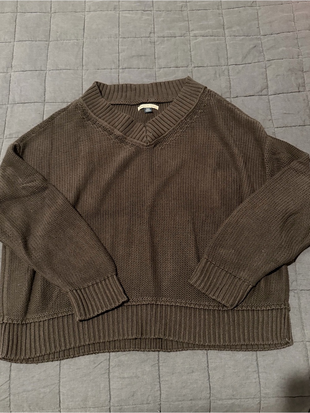 American Eagle Outfitters women’s V-Neck Sweater in black